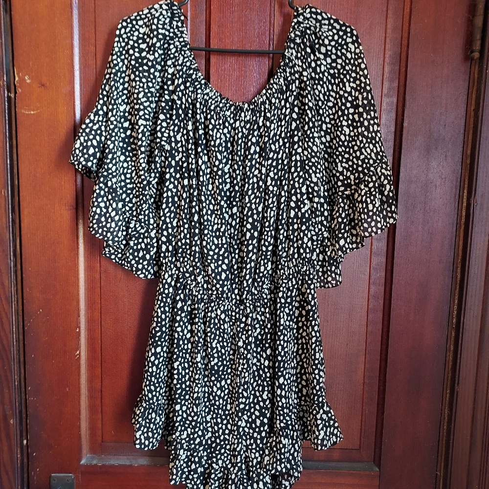 ee:some romper. Size L.